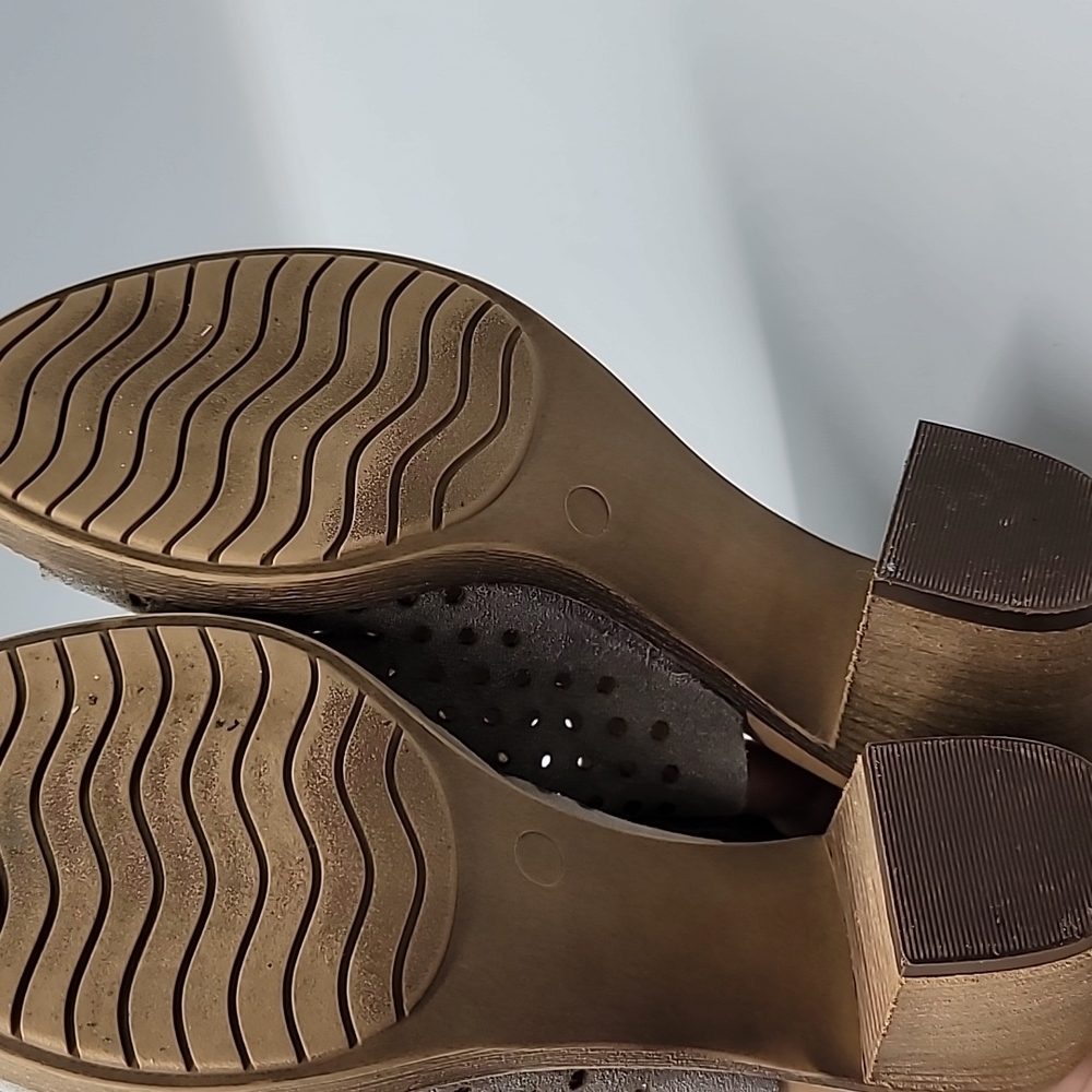 Sophia Milano Grey Perforated Suede Sling Back Sandal Heels Size 8 - Picture 6 of 8